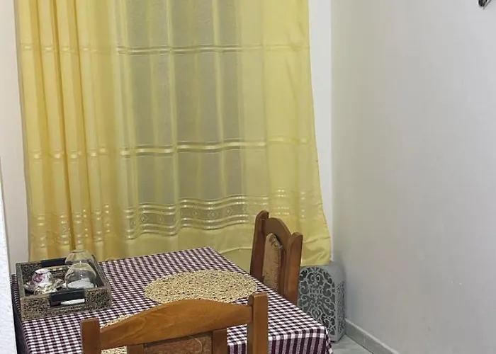 With Patio ティラナ